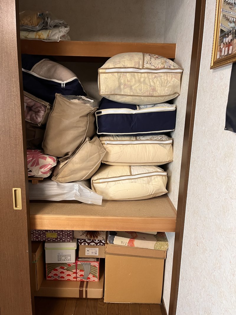 布団を1枚ずつ袋に入れて整理収納後